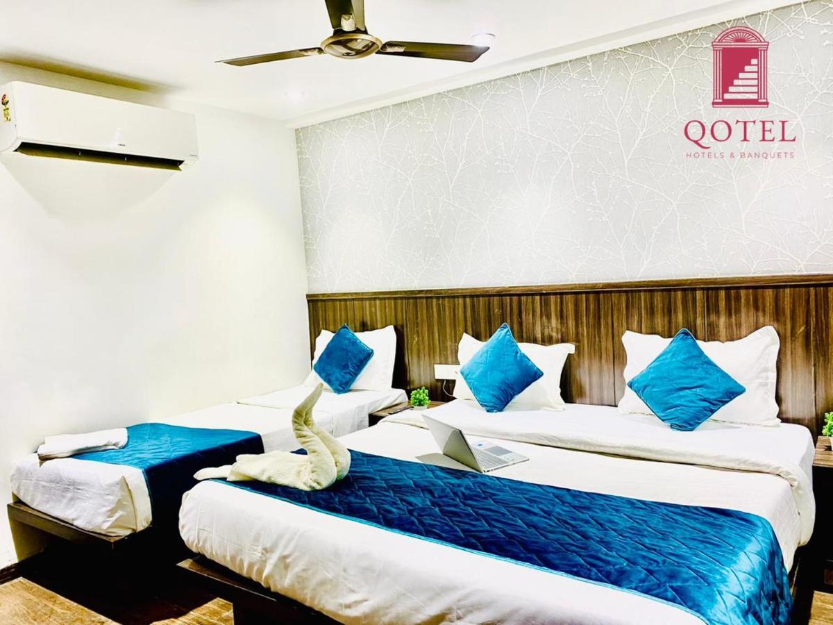 Qotel Hotel Rajouri Garden Above Ritu Marbles, Near Rajouri Garden Metro Station-Couple Friendly New Delhi Ngoại thất bức ảnh