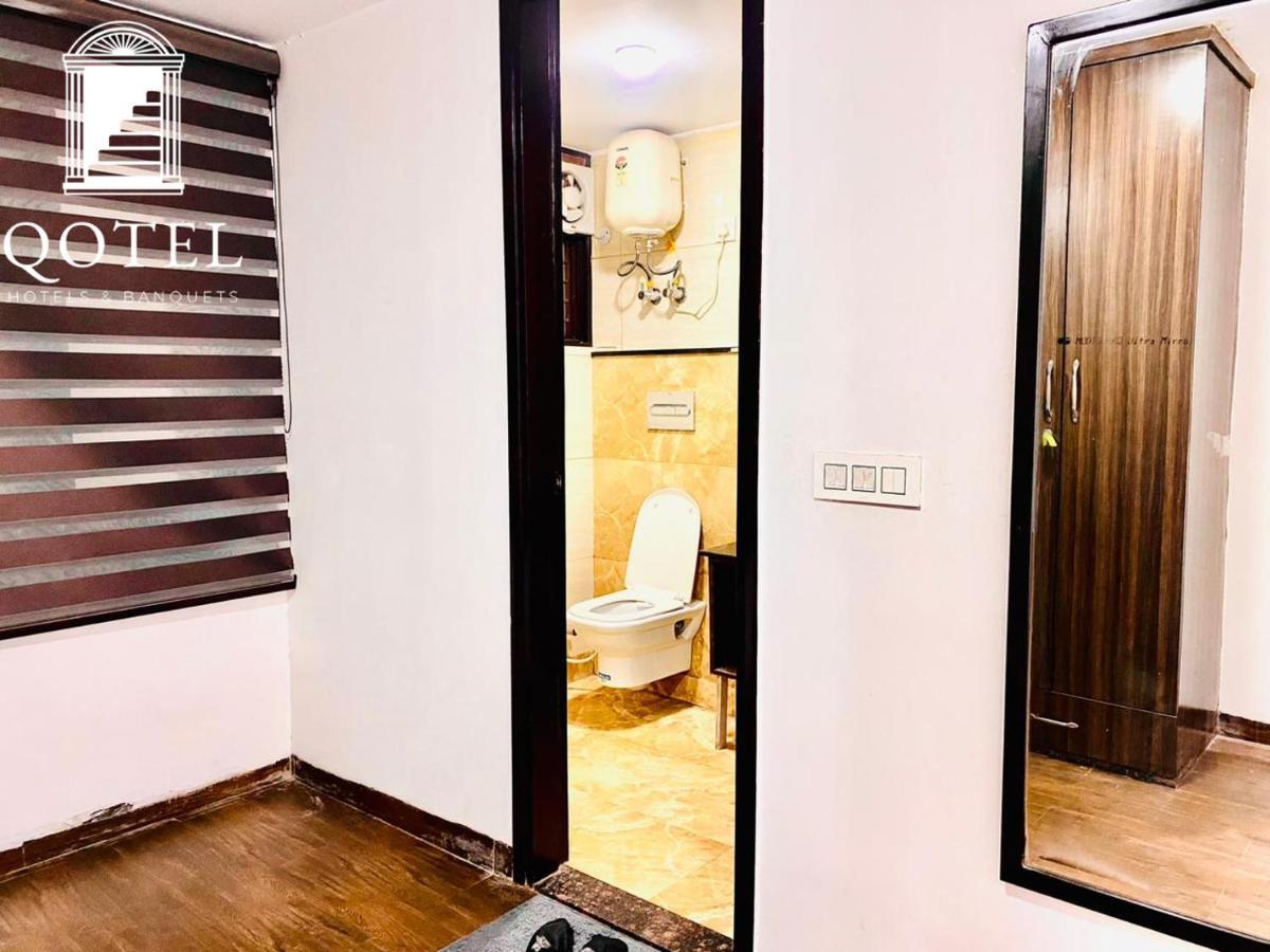 Qotel Hotel Rajouri Garden Above Ritu Marbles, Near Rajouri Garden Metro Station-Couple Friendly New Delhi Ngoại thất bức ảnh