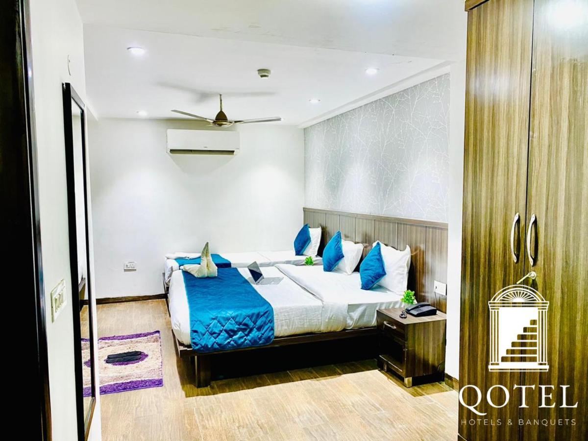 Qotel Hotel Rajouri Garden Above Ritu Marbles, Near Rajouri Garden Metro Station-Couple Friendly New Delhi Ngoại thất bức ảnh