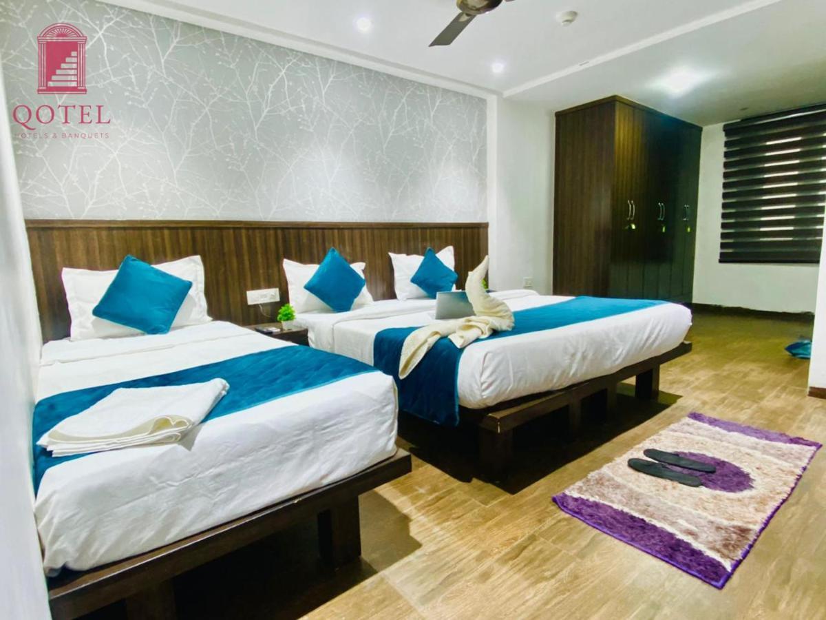 Qotel Hotel Rajouri Garden Above Ritu Marbles, Near Rajouri Garden Metro Station-Couple Friendly New Delhi Ngoại thất bức ảnh
