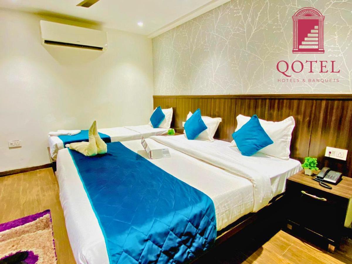 Qotel Hotel Rajouri Garden Above Ritu Marbles, Near Rajouri Garden Metro Station-Couple Friendly New Delhi Ngoại thất bức ảnh